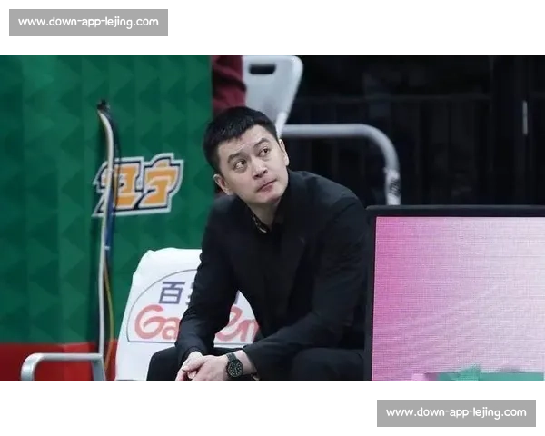 辽宁男篮夏训正式启动！杨鸣治军严苛 + 形象亮眼，弗格离队后内线重建迫在眉睫