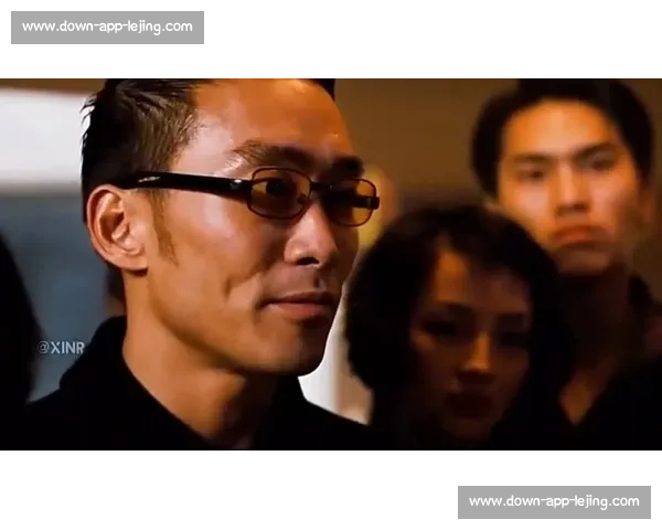 司徒浩南重出江湖！郑浩南香港街头再现经典造型，网友：青春回来了