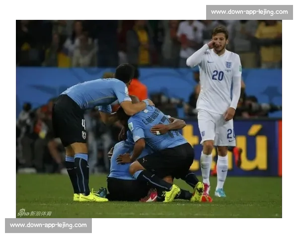 苏亚雷斯 10 大暴脾气瞬间：怒怼队友名场面合集